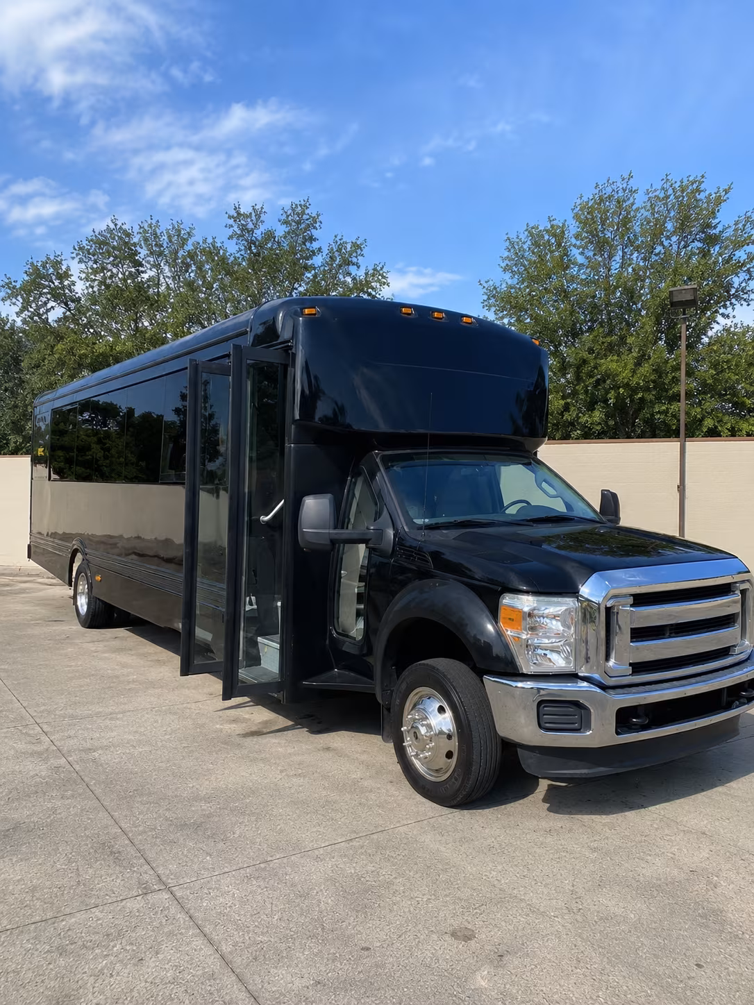 manassas 20 passenger party bus